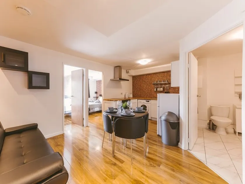 Stratford Apartment - Image 1