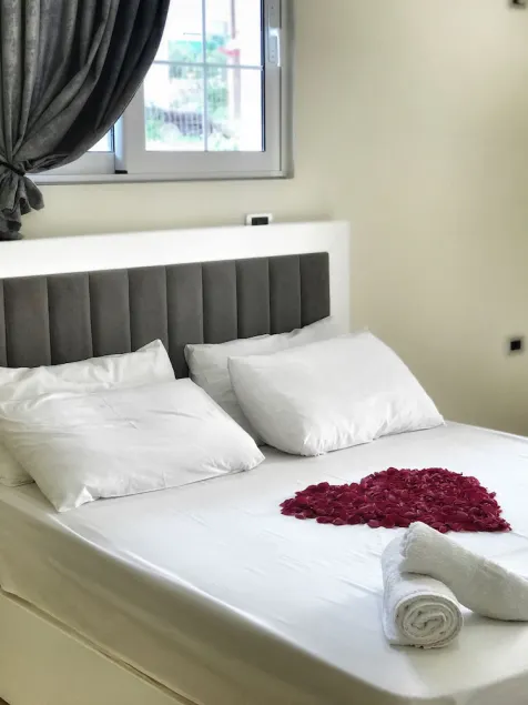 Prive Hotel and Apartment - Image 1