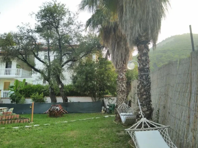 Pisilis Hotel - Image 1