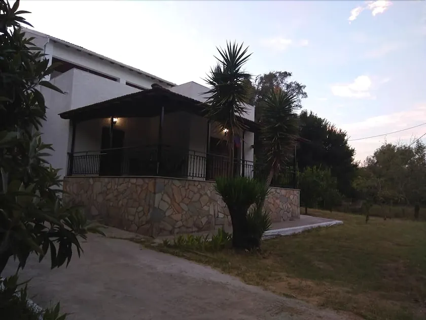 Hidden Paradise Apartments - Image 1