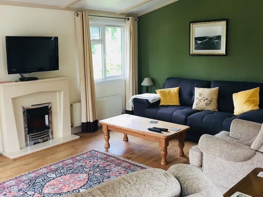 Quaint Holiday Home in Hastings With Patio - Image 1