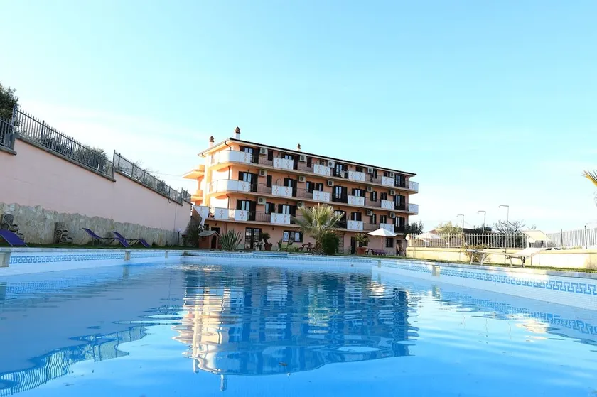 Chimento Resort - Image 1