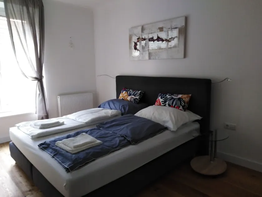 Grand Apartment Vienna 12 - Image 1