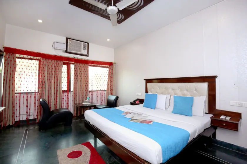 OYO 3987 Hotel Multitech - Image 1