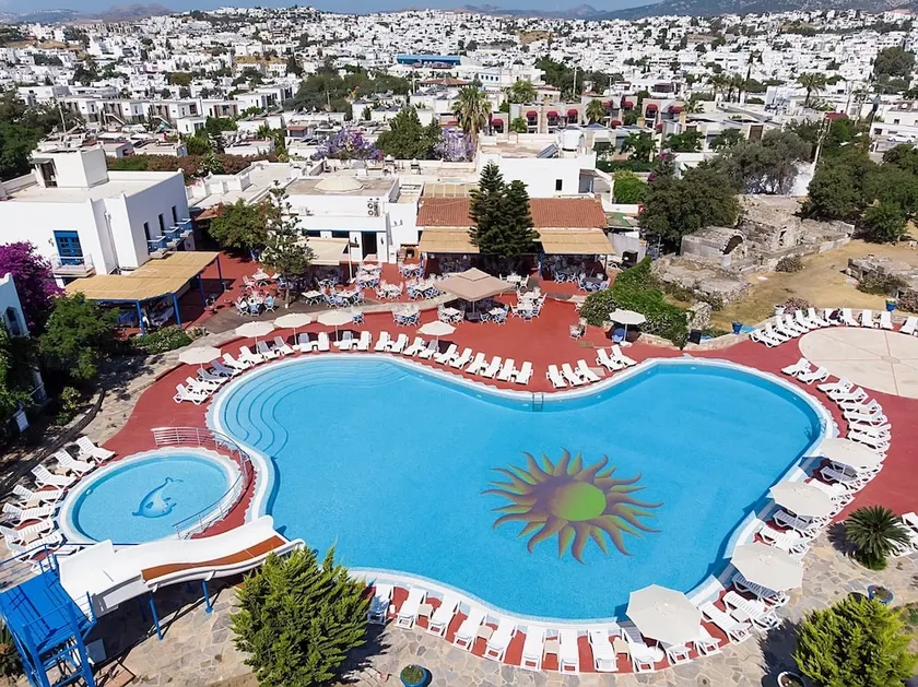 Blue Heaven Resort - Image 1