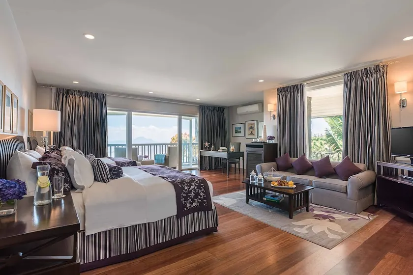 Discovery Country Suites Tagaytay - Image 1