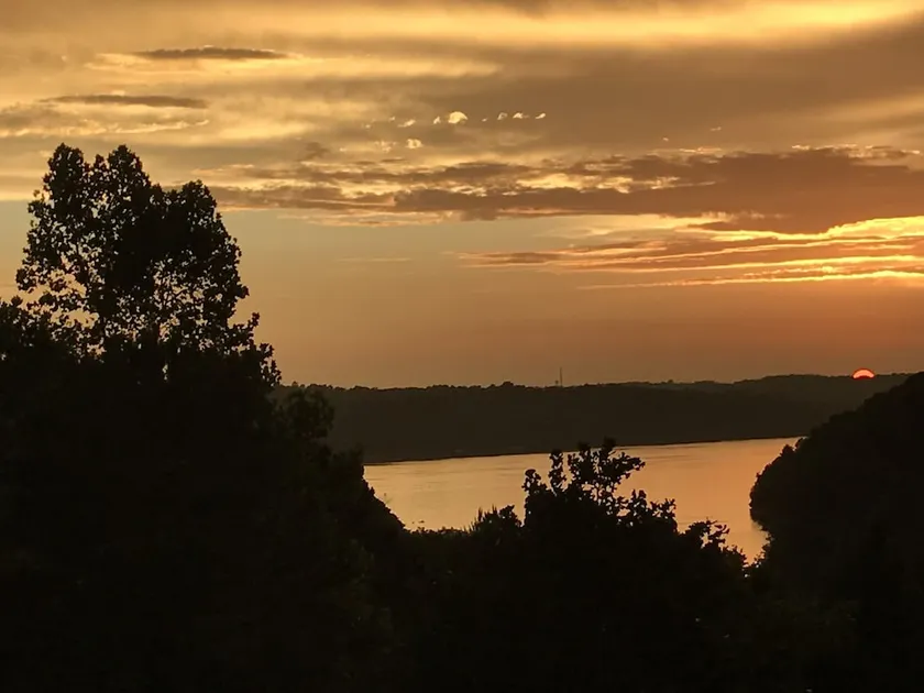 Beaver Lake House - Image 1