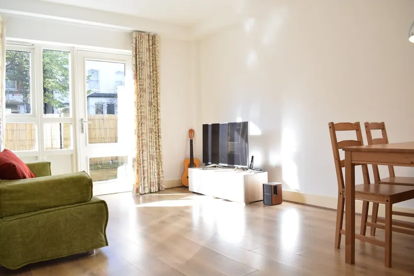 Bright 1 Bedroom Apartment in Finsbury Park - Image 1