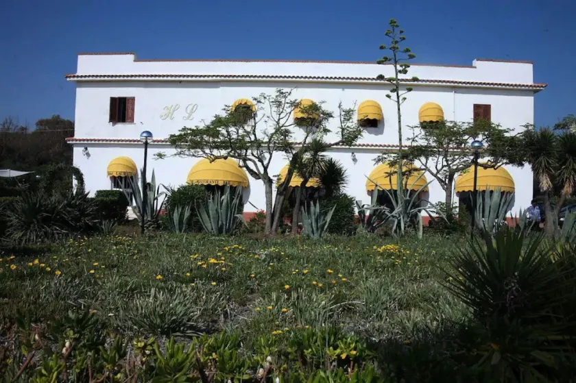 Laura Hotel - Image 1
