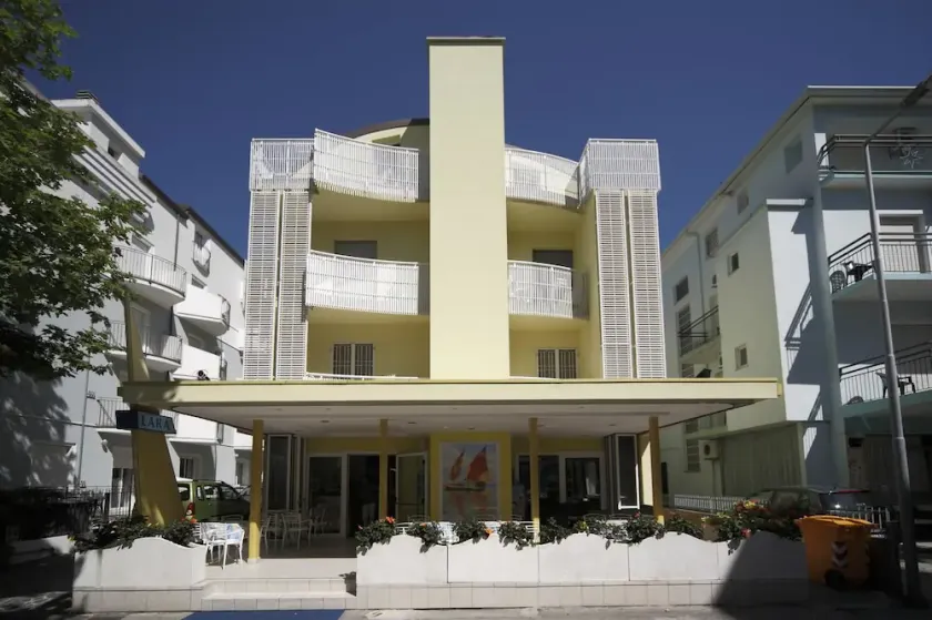 Hotel Lara - Image 1