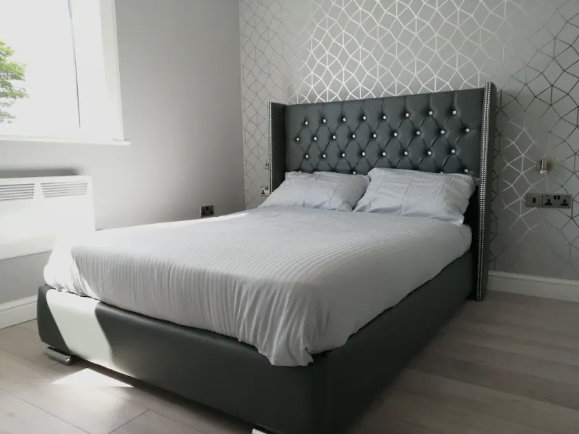Encore Rooms - Image 1
