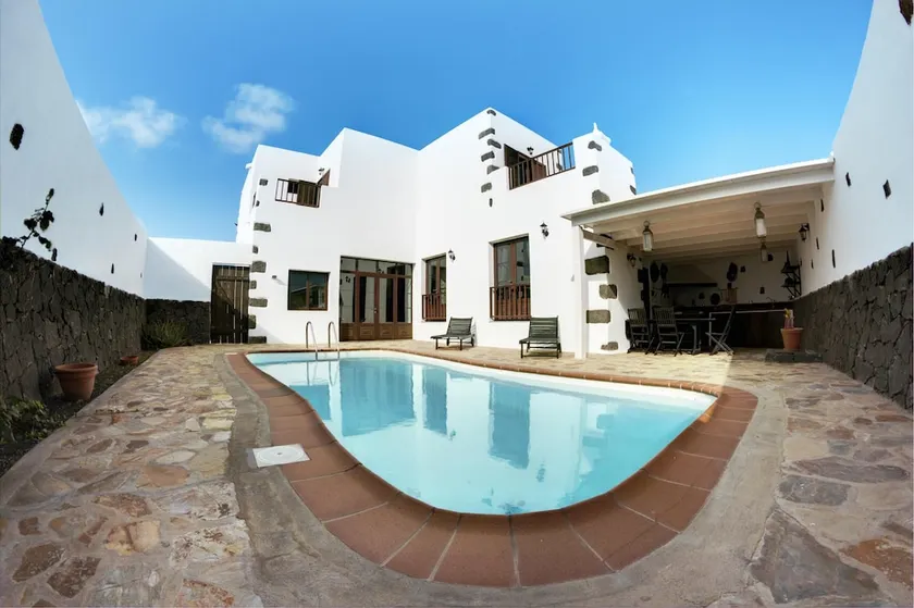 3 bedrooms house with private pool furnished terrace and wifi at Tinajo 8 km away from the beach - Image 1