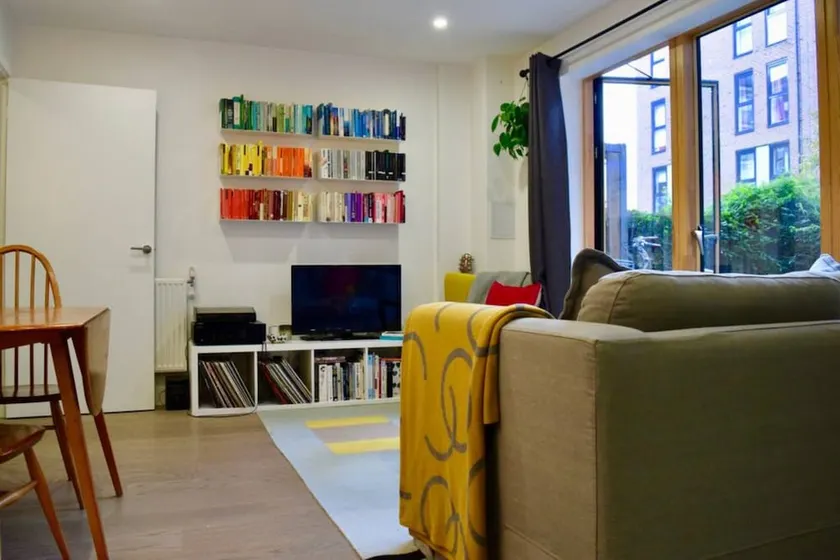 Colourful Flat in Haggerston - Image 1