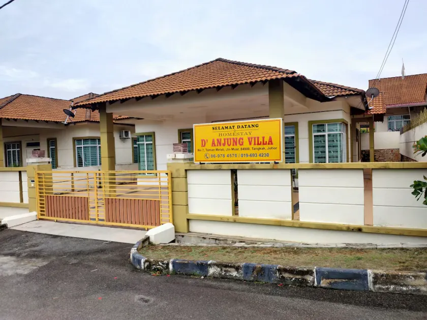 D'Anjung Villa by OYO Rooms - Image 1