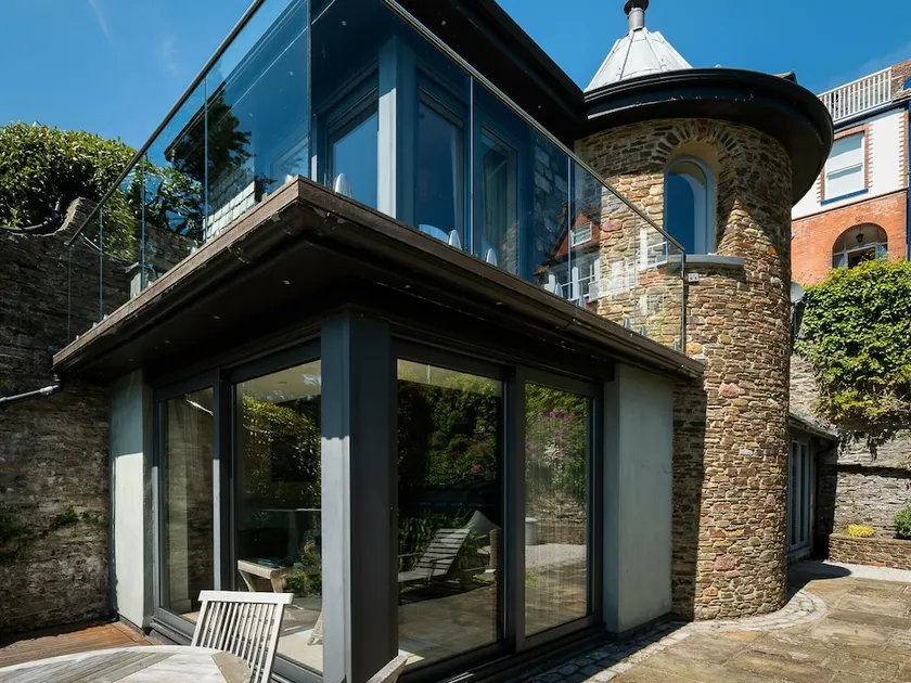 Luxury Holiday Home Just Outside Kingswear, With Beautiful View Over the Water - Image 1