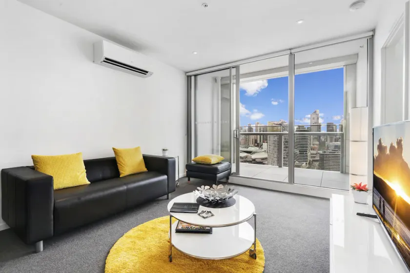 ABIGAIL, 2BDR Docklands Apartment - Image 1