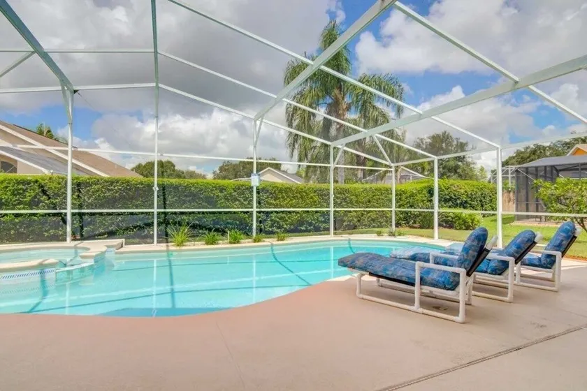 Perfect Family Home Pool & Spa! 4 Bedroom Home by RedAwning - Image 1