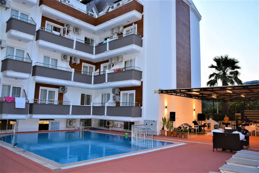 Marsyas Hotel - Image 1