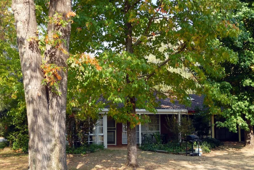 Bright Highland Valley Cottages - Image 1