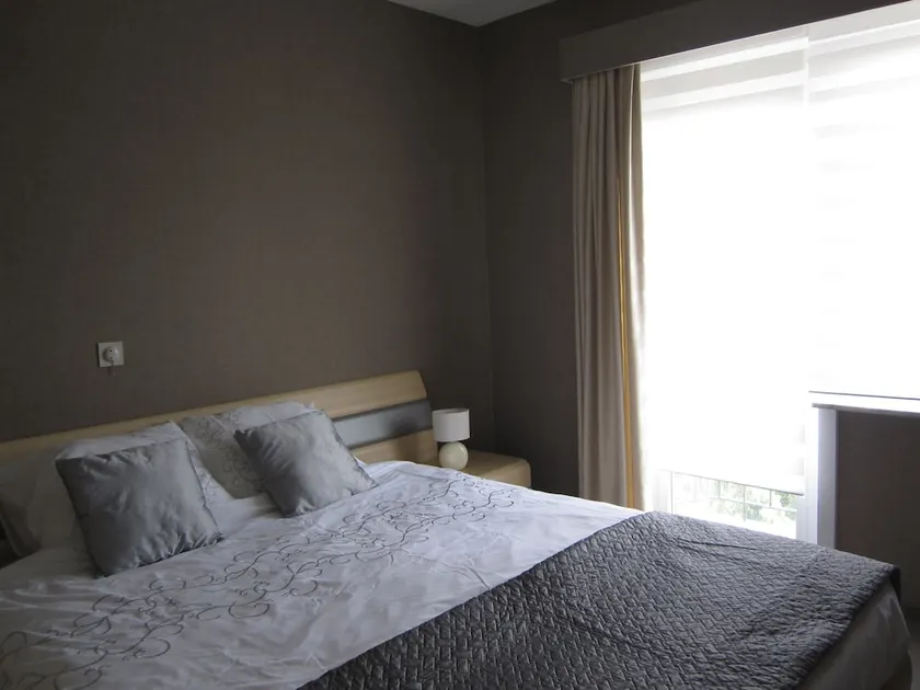 Residence Iris - Image 1