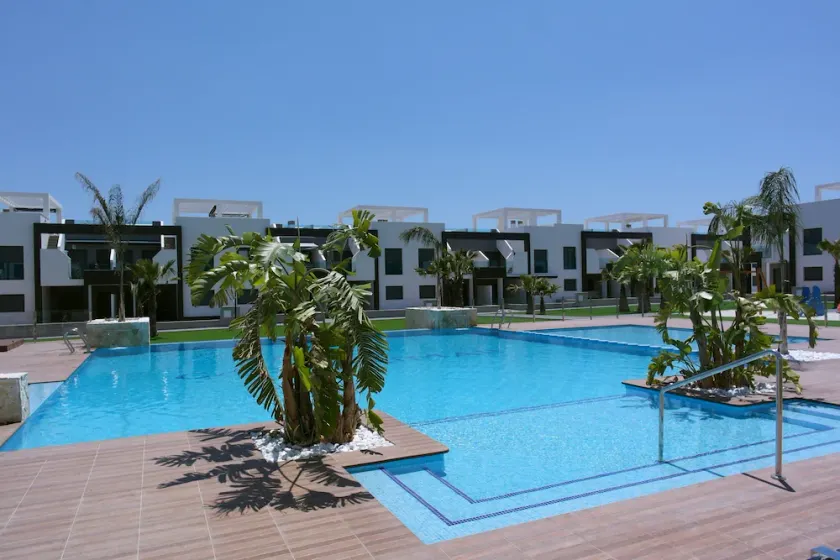 Oasis Beach IX Apartments PP015 - Image 1