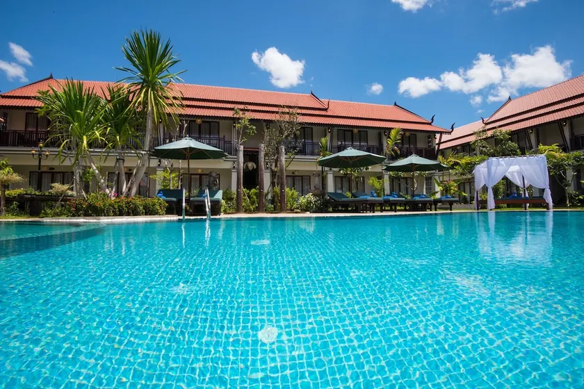 Spring Palace Resort Hotel - Image 1