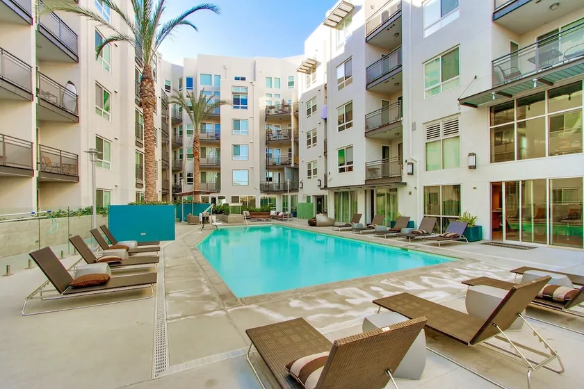 Global Luxury Suites at Wilshire - Image 1
