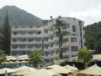 Mar-Bas Hotel - Image 1