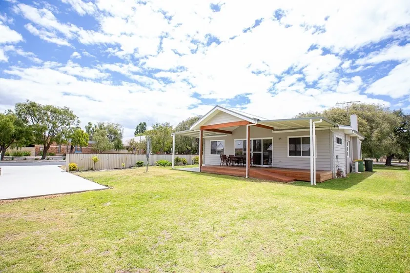 Driftwood Cottage - Image 1
