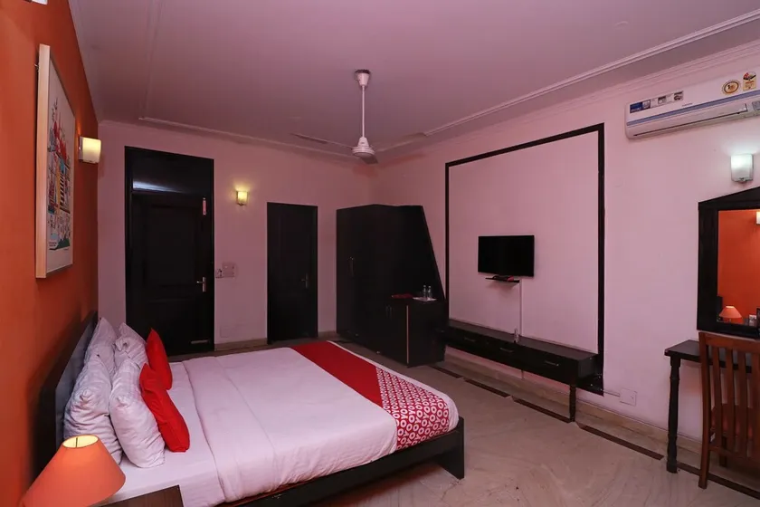OYO Flagship 19780 Sree Banashankari Guest House - Image 1