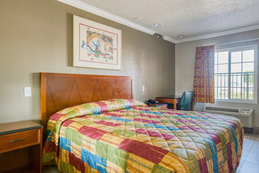 Heritage Inn And Suites - Image 1