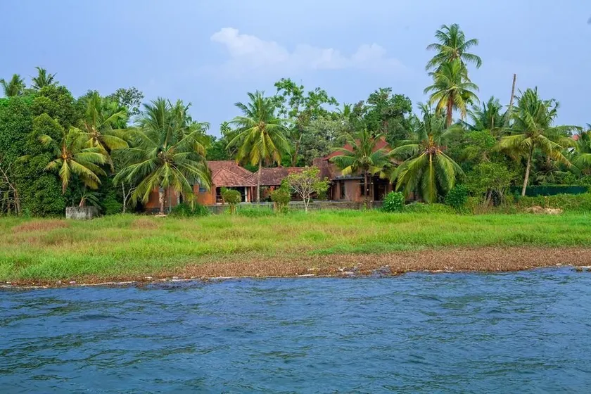 Vinca Lake House - Image 1