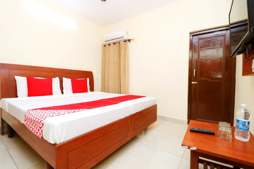 Chinar by OYO Rooms - Image 1