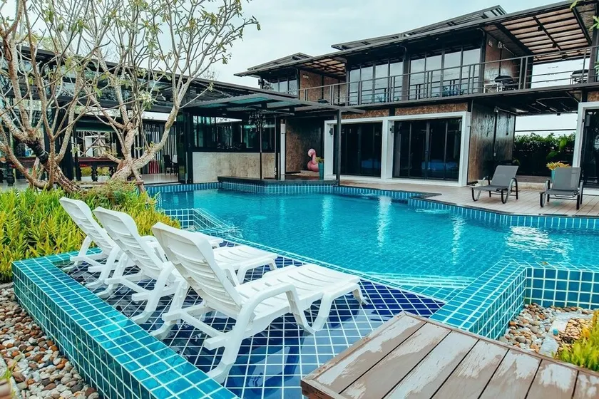 Mawadee Island Resort - Image 1
