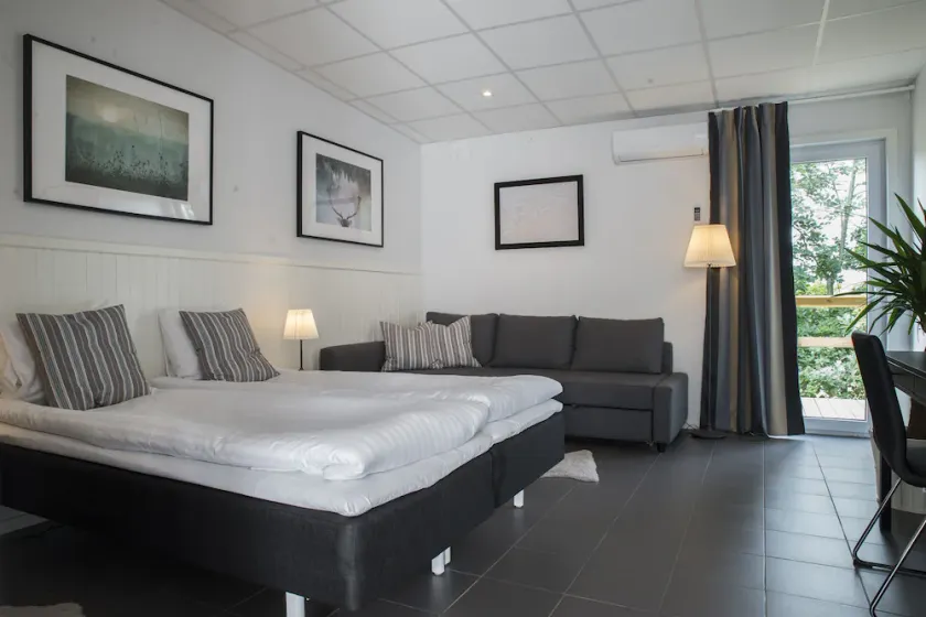 Hotel Insense - Image 1