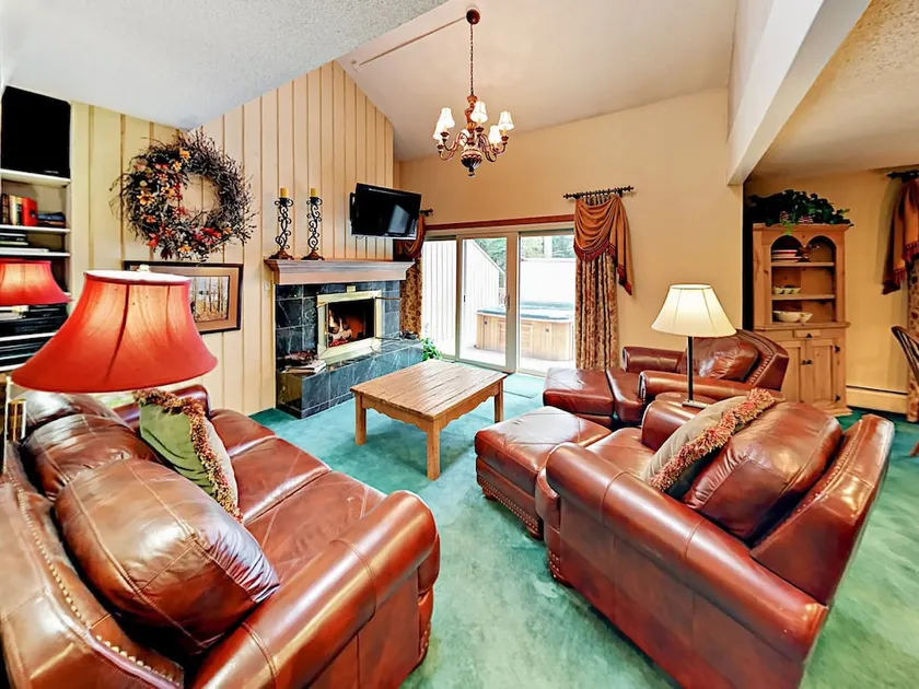 Creekside 3br/3ba W/ Hot Tub & Deck, Near Ge 3 Bedroom Duplex - Image 1