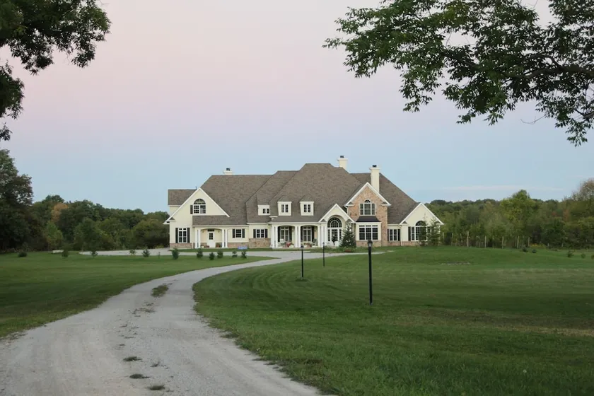 Stone Edge Estate Bed & Breakfast - Image 1