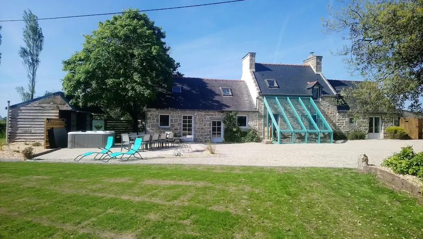 House With 4 Bedrooms in Cléder, With Enclosed Garden and Wifi - 8 km From the Beach - Image 1