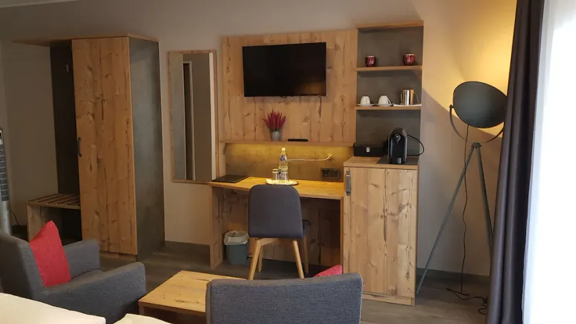 Hotel Restaurant Zur Linde - Image 1