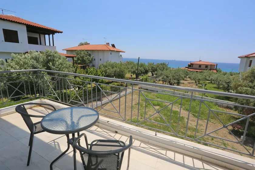 Astron Hotel - Image 1