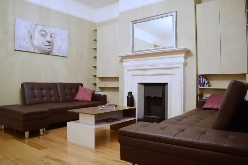 North London Spacious 2 Bedroom Apartment - Image 1