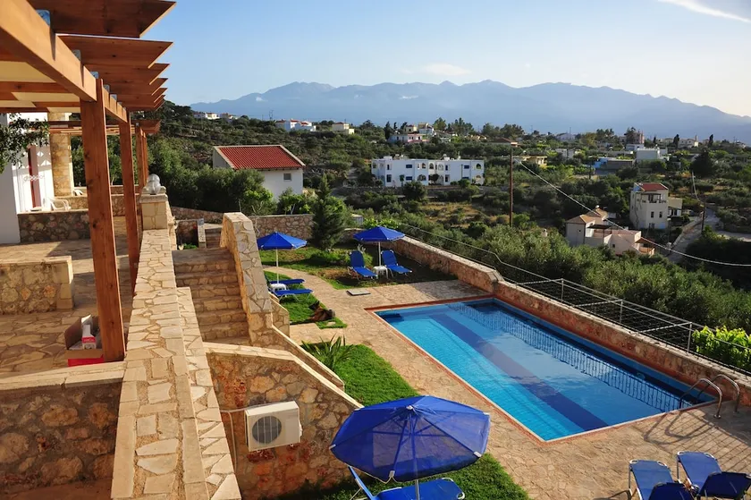 Elicriso Villa - Image 1