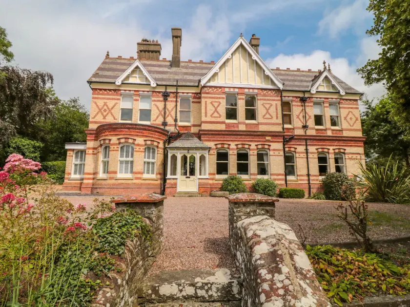 Stoneleigh - Image 1