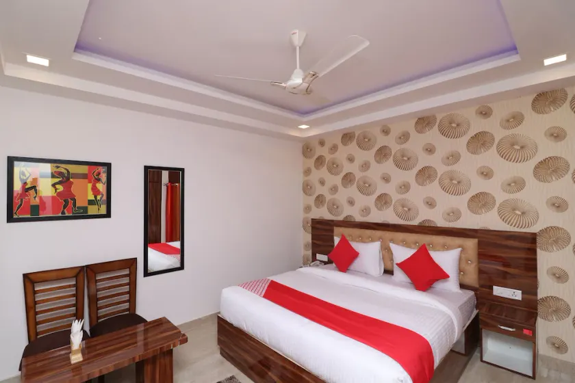 Pearl Inn by OYO Rooms - Image 1
