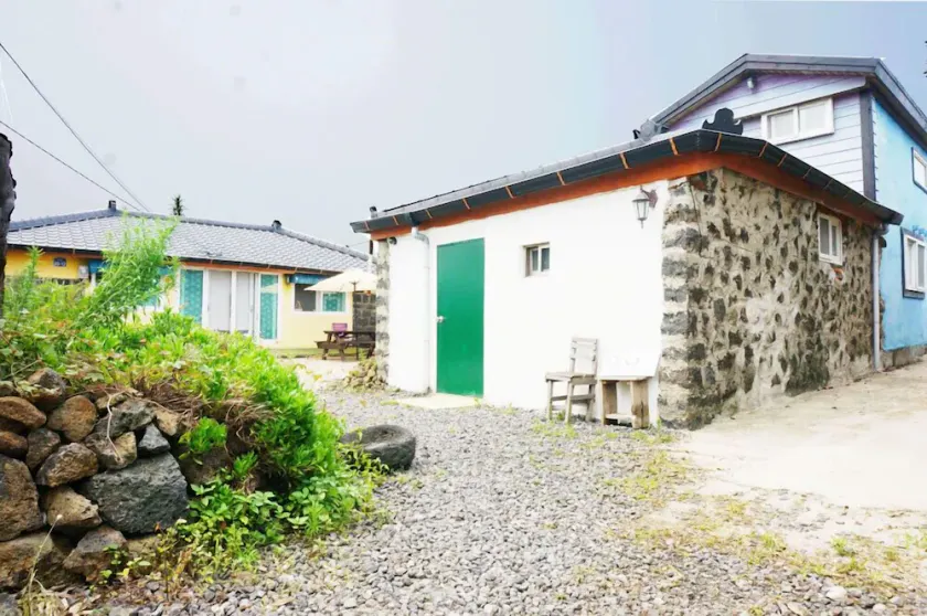 Unnie Guesthouse Hostel - Image 1