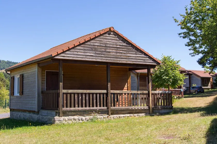 Village de Gîtes Chalets de la Truyere - Image 1
