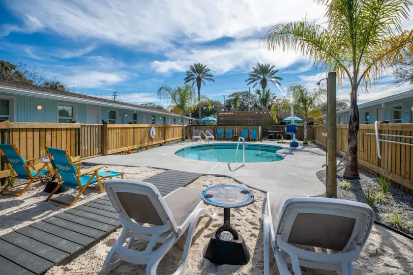 Salt Air Inn & Suites - Image 1