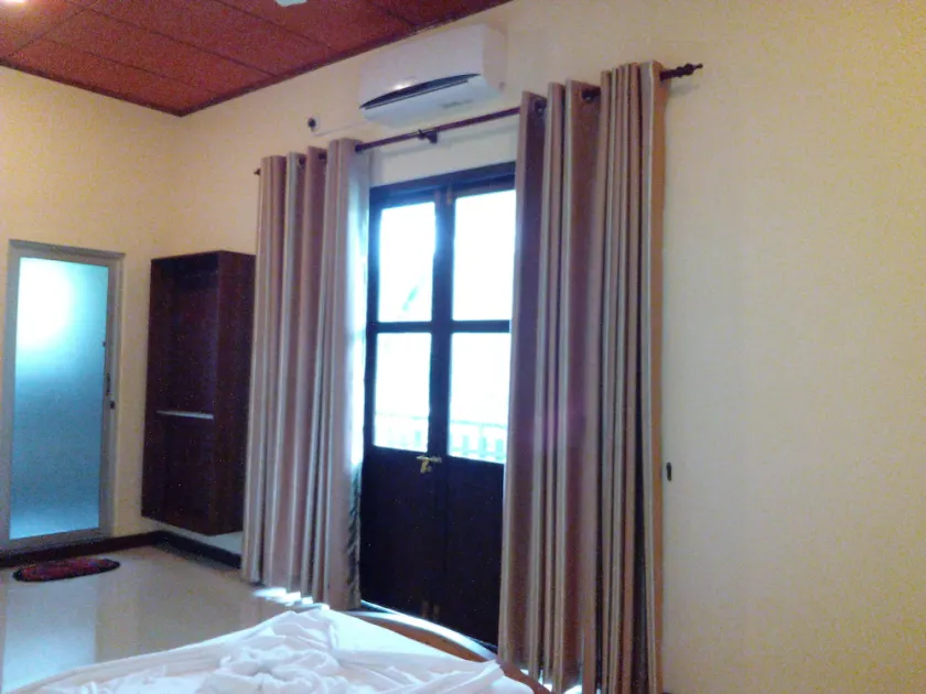Balcony Rest - Image 1