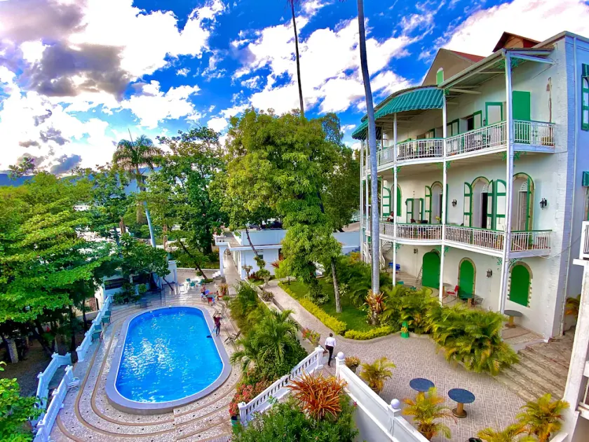Manoir Adriana Hotel - Image 1