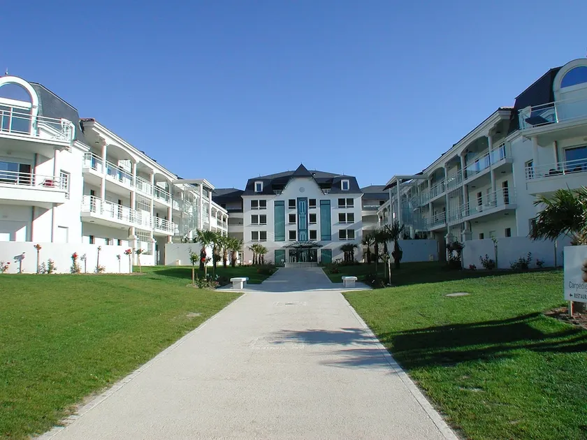 Charming apartment with dishwasher located at a golf course - Image 1